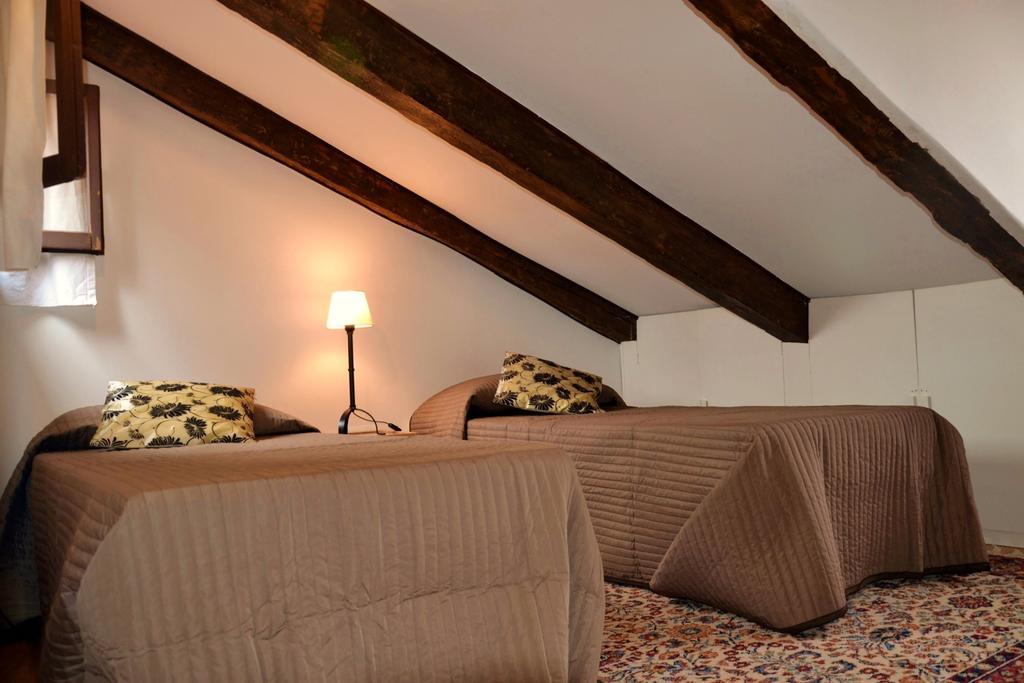 Apartamento Attico San Marco Venecia Habitación foto