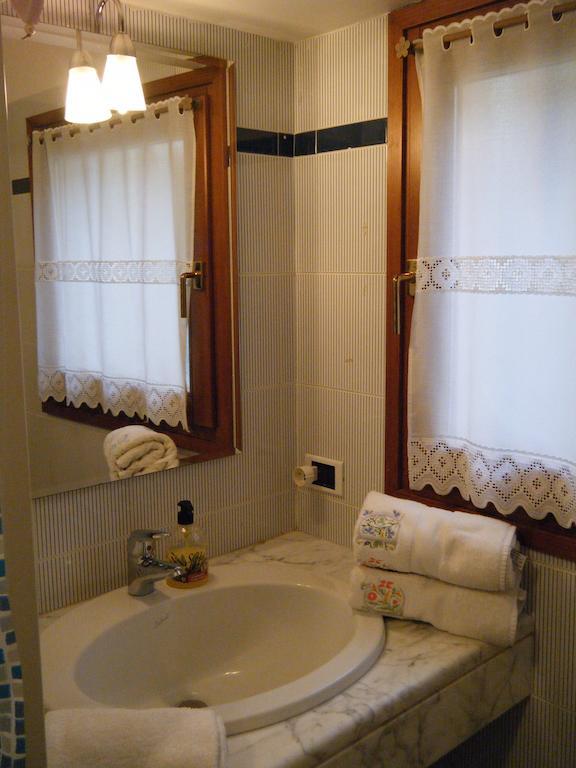Apartamento Attico San Marco Venecia Habitación foto